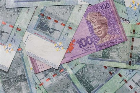 Pinjam Duit Mudah dengan Dato: Solusi Kewangan Anda!