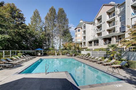 Pinnacle Lake Apartments