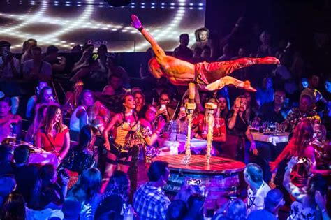 Pirates Show Acrobatics Magaluf