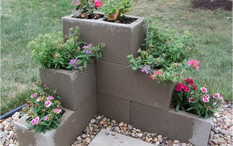 Planter In Concrete Blocks