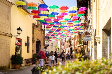 Poble Espanyol Crowds