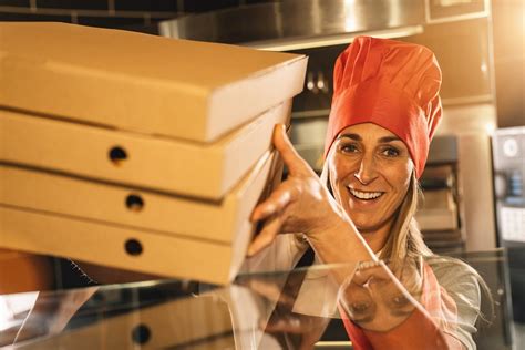 Points to remember when disposing of pizza boxes