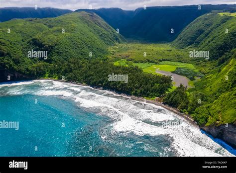 Pololu Valley Lookout