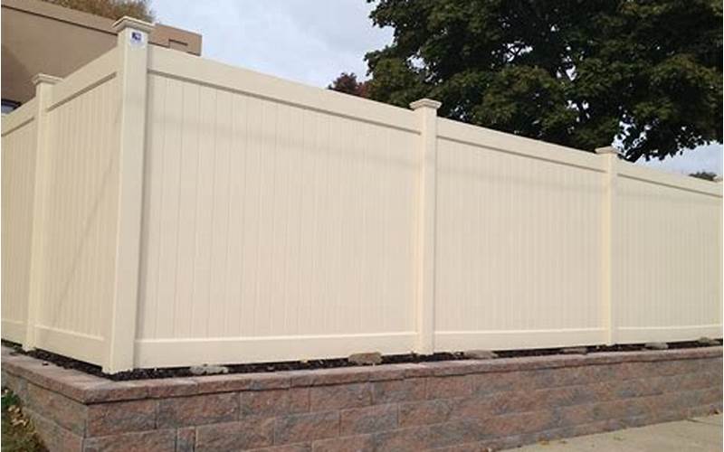 Polyethylene Tan Privacy Fence: Pros And Cons