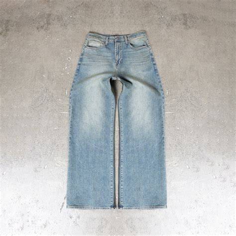 Pool House Jeans Outfits