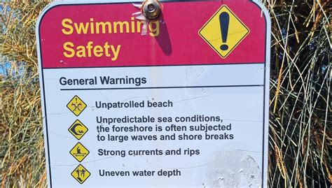 Pool Repair West Palm Beach Warning Signs