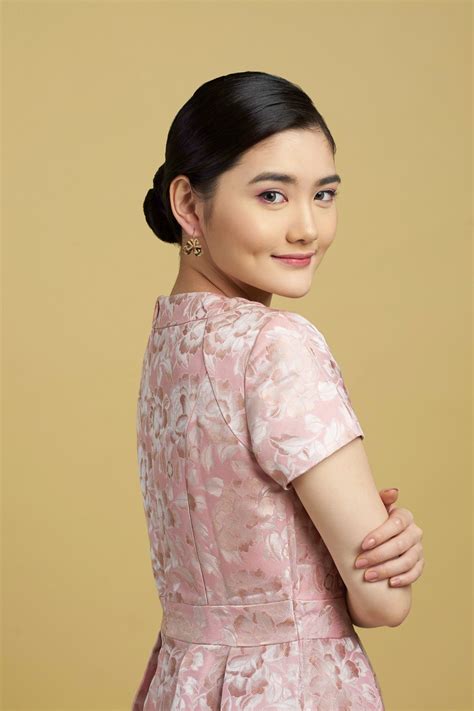 Popular Filipiniana Hairstyle Variations