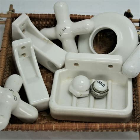 Porcelain Bathroom Fixtures