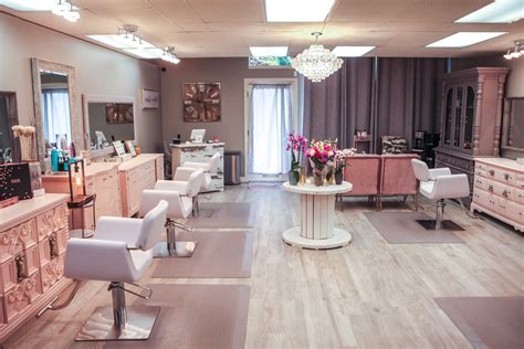 Experience Opulence and Glamour at Posh Beauty Bar - Your Ultimate Destination for Unparalleled Beauty Treatments!