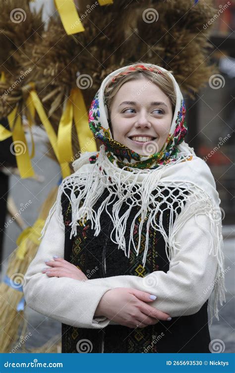 Posing as Ukrainians