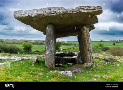Poulnabrone Dolmen