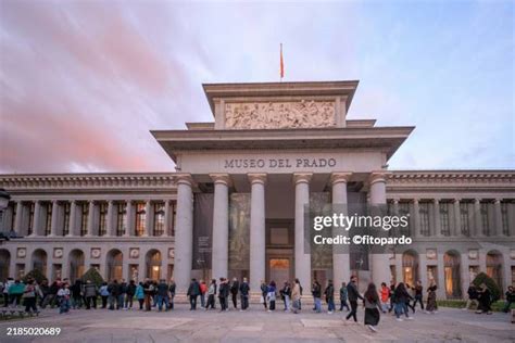 Prado Museum crowds