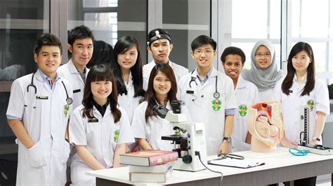Praktek Dokter di Universitas Kedokteran Jakarta