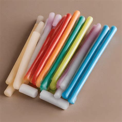 Precautions one should adopt while using hot glue