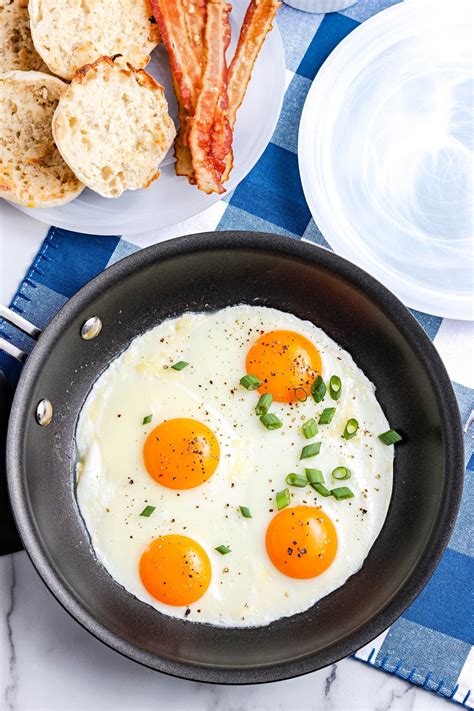 Prepare Your Skillet for Cooking a Sunny-Side Up Egg