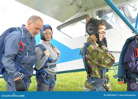 Preparing for skydiving