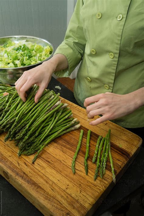 Preparing the Asparagus