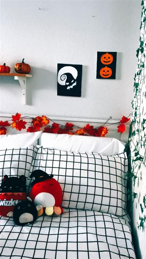 Preppy Halloween Decor