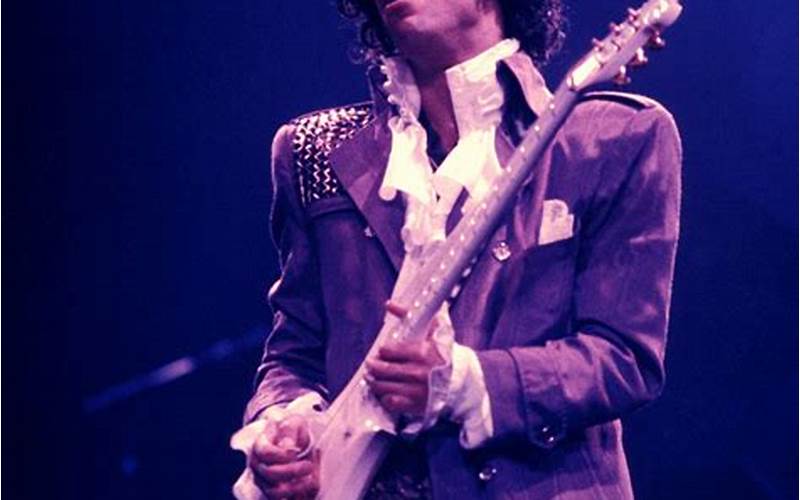 Prince Playing Guitar Solo In Purple Rain