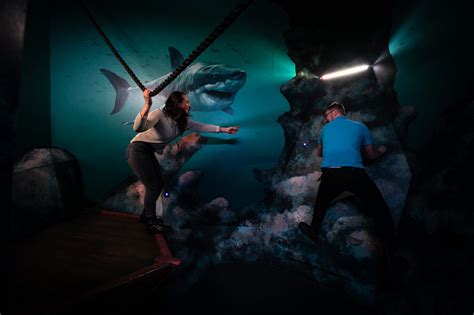 Prison Island Crowds