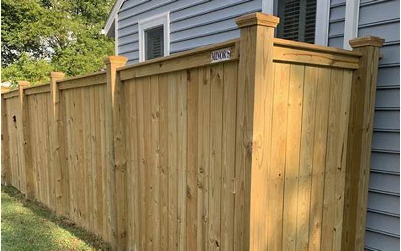 Privacy Fence With Ridge Cap