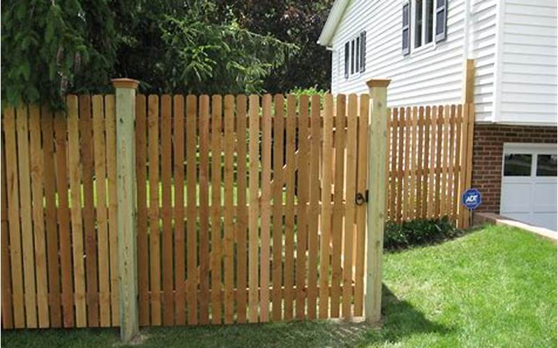 Privacy Picket Fence