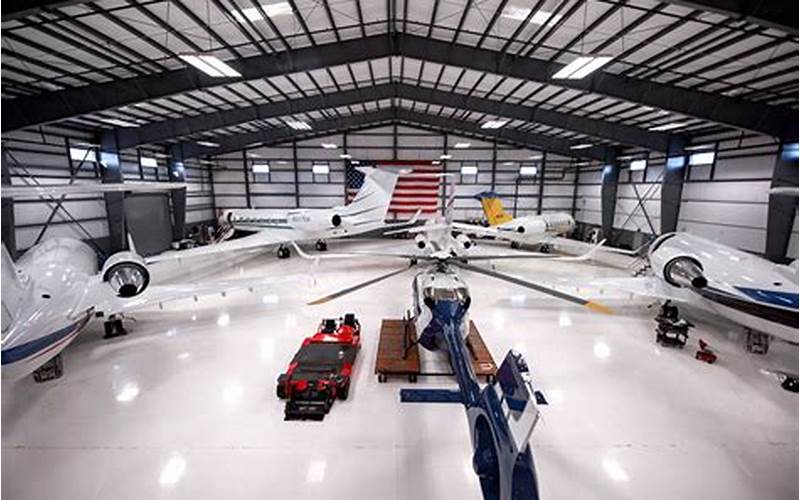 Private Jet Hangar Convenience