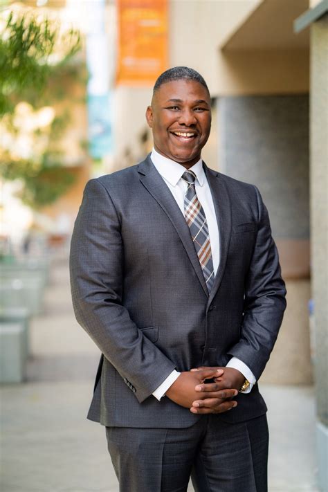 Professional & Modern Business Card Design Template Free Download