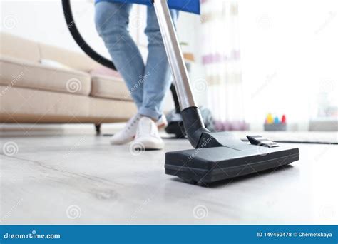 Professional Vacuuming at Full-Service Washes