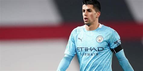 João Cancelo: Bek Kanan Terbaik dalam Sepak Bola Eropa?