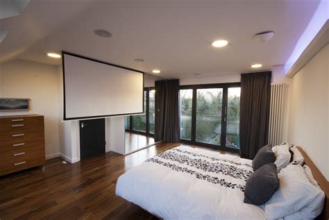 Projector and Screen for Bedroom