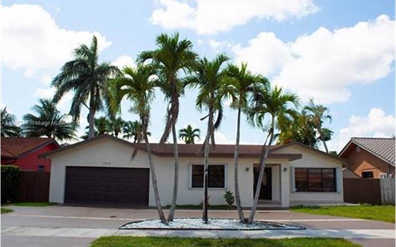 Property Features Of 13320 Sw 132Nd Ave