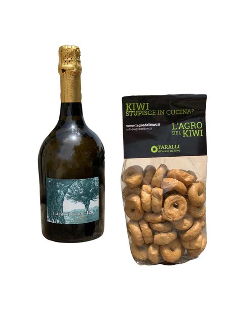 Prosecco and Taralli