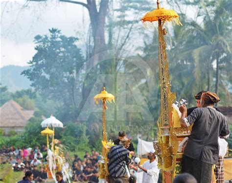 Prosesi upacara adat Bali