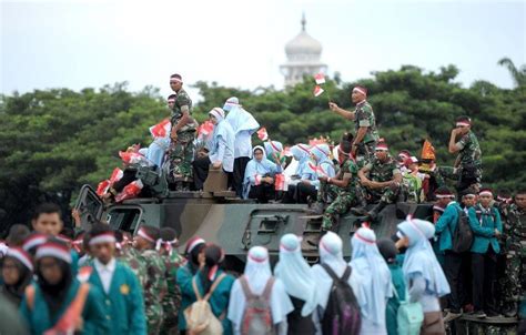 Protes Massal di Indonesia