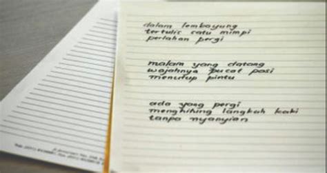 Puisi Menulis