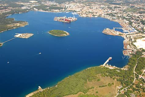 Pula Harbor