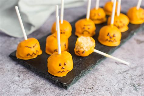 Fall in Love with Delicious Pumpkin Cake Pops - Easy Recipe and Tutorial