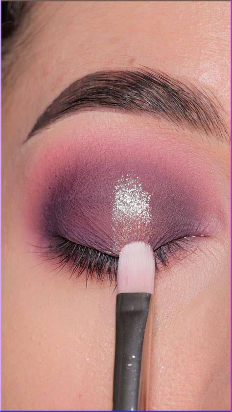 Purple makeup application techniques on Douyin