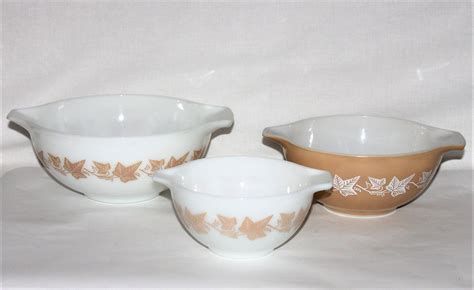 Pyrex Ivy Pattern