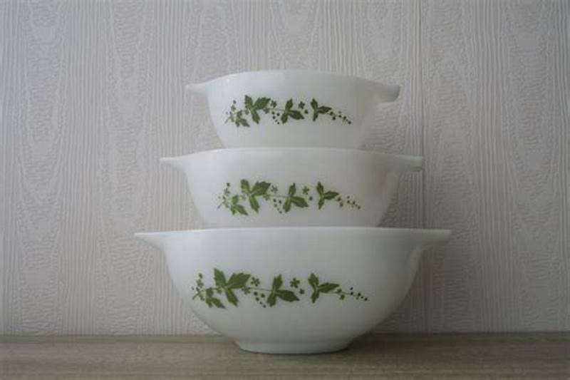 Pyrex Ivy Pattern