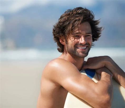 Quick Styling Tips for Your Surfer Haircut