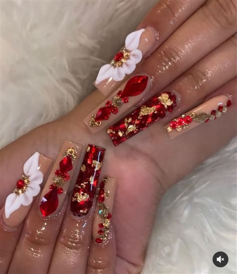 Quince Nails Red And Gold Short: The Perfect Trend For 2023