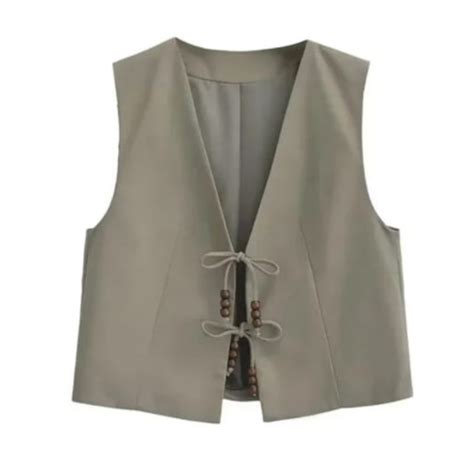 ROMPI WANITA KEKINIAN