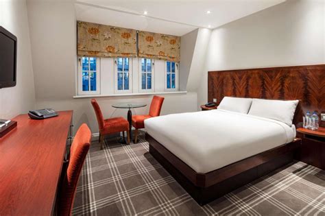 Radisson Blu Edwardian Grafton Hotel London Guest Room