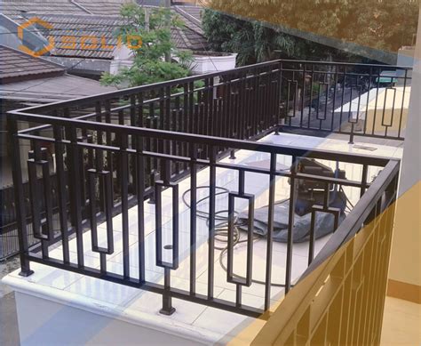 Railing Balkon Lantai Atas Rumah Minimalis di Pondok Cibubur Depok