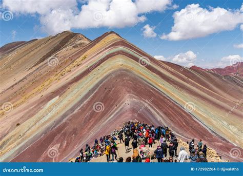 Rainbow Mountain Crowds