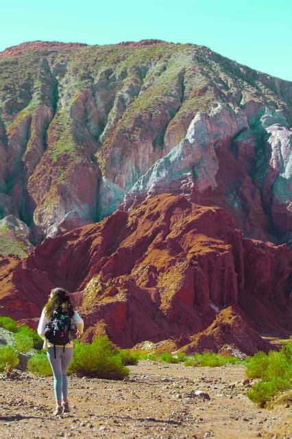 Rainbow Valley Tour Experience