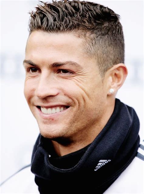 Rambut Bergaris Tepi Cristiano Ronaldo
