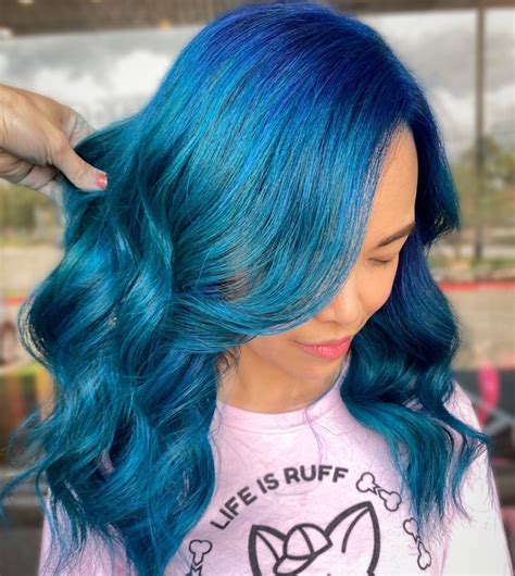 Rambut Biru Muda